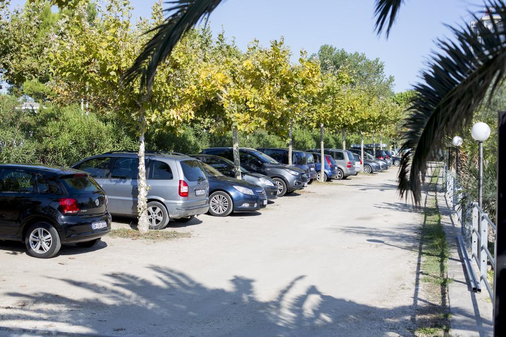Village Lake Placid Silvi Marina Exterior foto